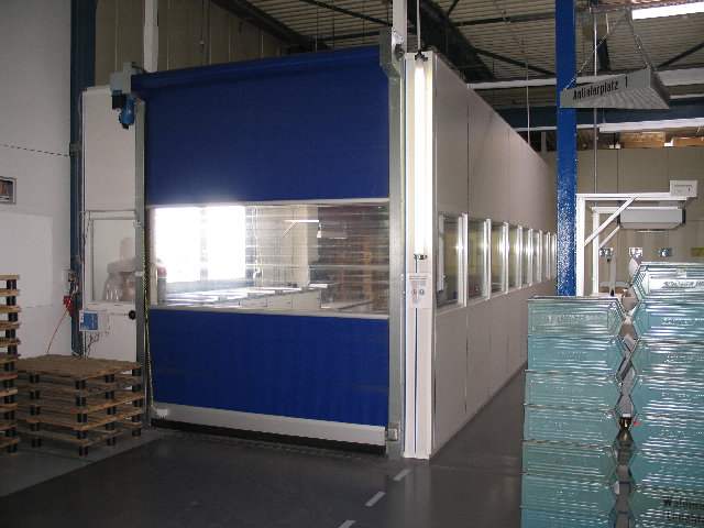 img023